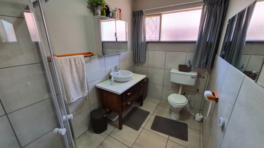 5 Bedroom Property for Sale in Fichardt Park Free State